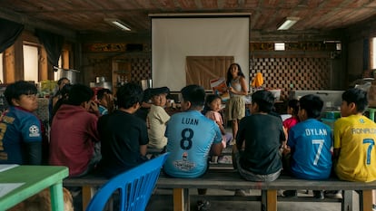 Función en Paullán, Ucayali para una comunidad sin electricidad.