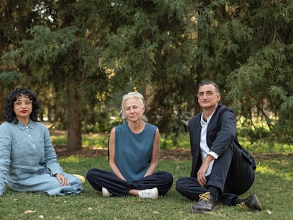 Amanda de la Garza, Magalí Arriola y Kit Hammonds en el bosque de Chapultepec.