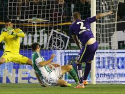 Ad&aacute;n hace un parad&oacute;n a Albentosa. Luego fall&oacute;. 