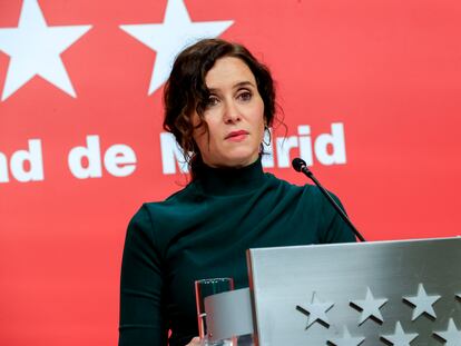 La presidenta de la Comunidad de Madrid, Isabel Díaz Ayuso, en una declaración institucional, el pasado noviembre.