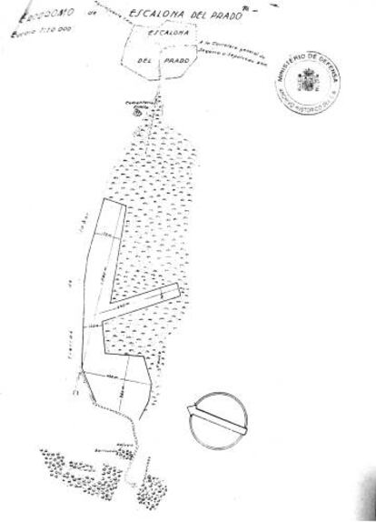 Plano del campo de aviación de Escalona con la ubicación de las pistas, los refugios y polvorines.