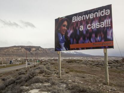 Cartel de bienvenida a la presidenta, en Calafate, Santa Cruz