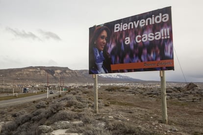 Cartel de bienvenida a la presidenta, en Calafate, Santa Cruz