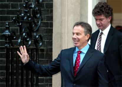 Blair abandona su residencia en Downing Street esta mañana para dirigirse a Irlanda del Norte.