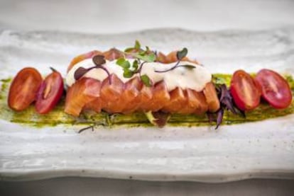 Víctor Membibre's salmon marinated with jade sauce and horseradish.