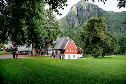 Imagen exterior de Riddersalen, el antiguo aprisco para ovejas convertido en sala del concierto, el pasado jueves en Rosendal.