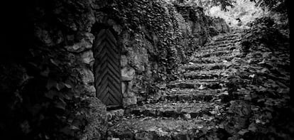 The entrance to a passageway that leads from the Royal Palace to the Campo del Moro gardens on its southern side.