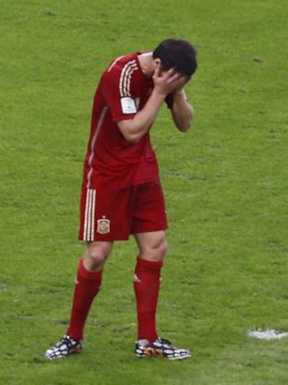 Xabi Alonso regrets the error that led to Chile’s first goal.