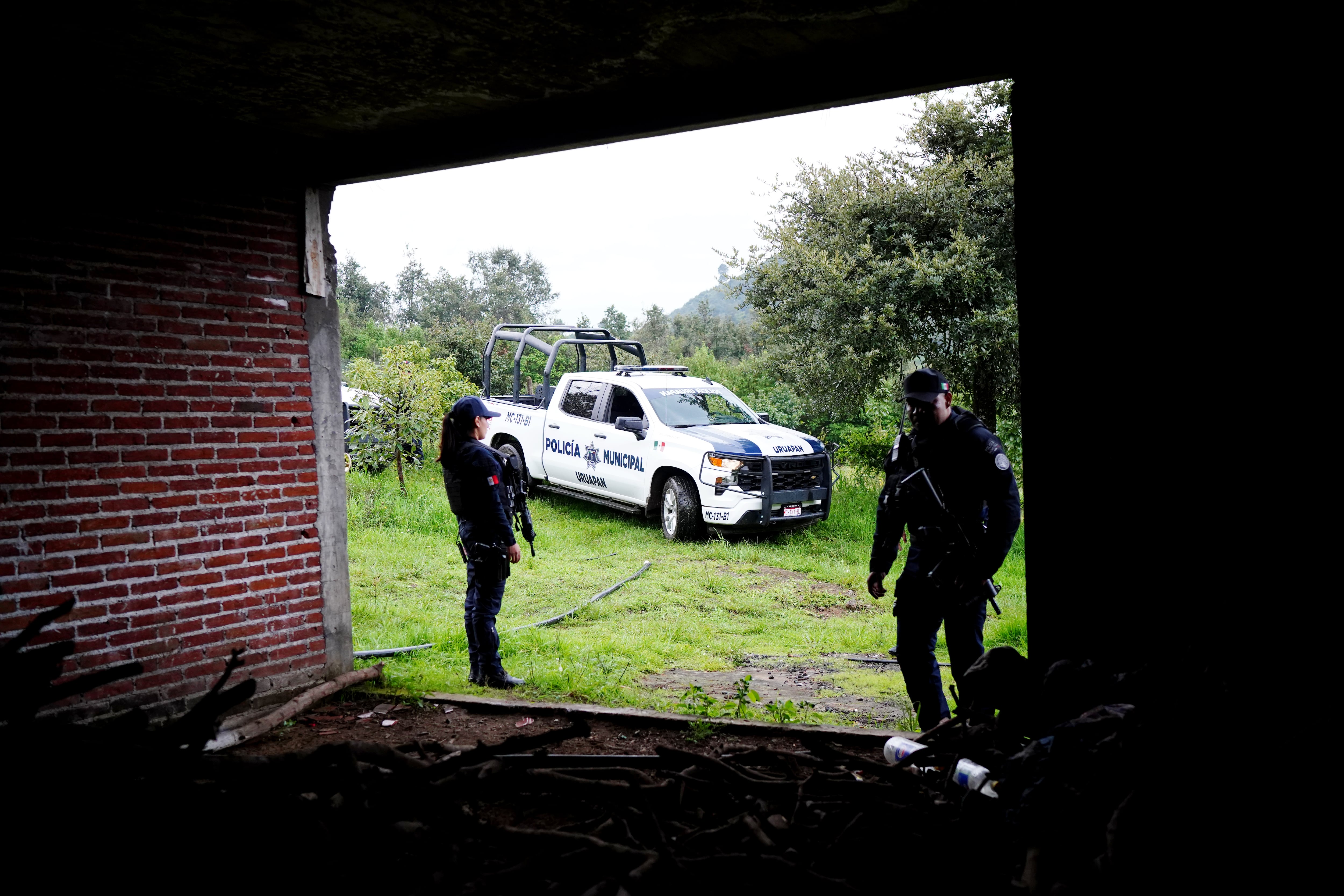Operativo en un centro de adiestramiento para sicarios en la comunidad indígena de Capacuaro, Michoacán, el 7 de julio de 2025.