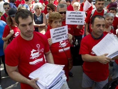 Protesta de afectados por los impagos de las ayudas a la vivienda en Valencia. 