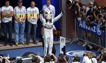 Hamilton celebra su victoria en Spa.