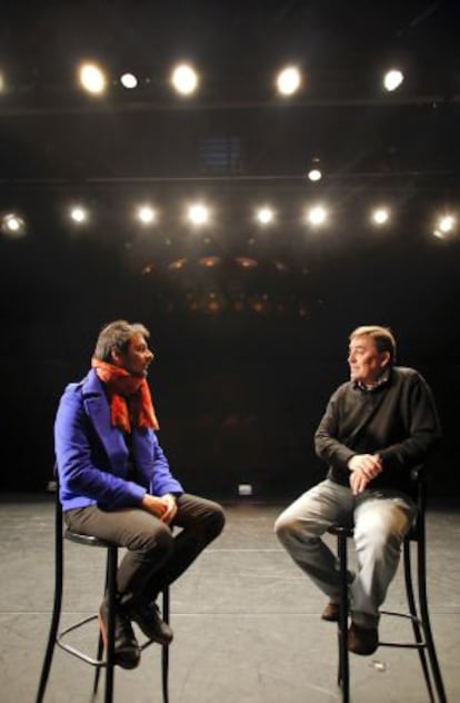 Luis García Montero y Antonio Lucas, en la sala Mirador.