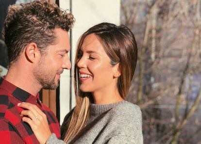 David Bisbal y su ahora prometida Rosanna Zanetti.