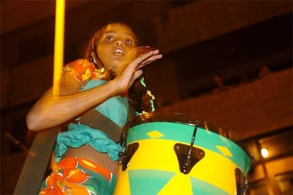 Los niños de Candeal han sido uno de los invitados principales en el desfile, que ha inaugurado oficialmente el Carnaval de Tenerife.