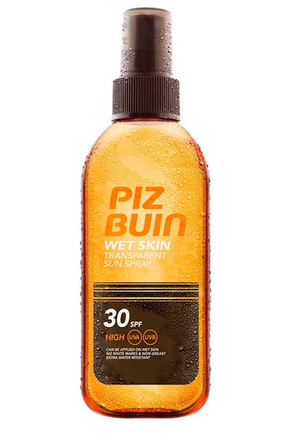 3. 'Wet Skin' de Piz Buin (c.p.v.) Perfecto para la playa y la piscina porque no hay esperar a secarse después del baño para aplicarlo.