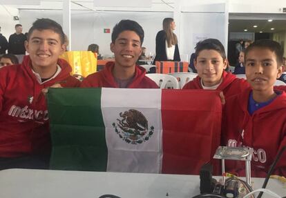 Los chicos durante su participación en el RoboRAVE.