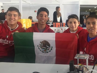 Los chicos durante su participación en el RoboRAVE.