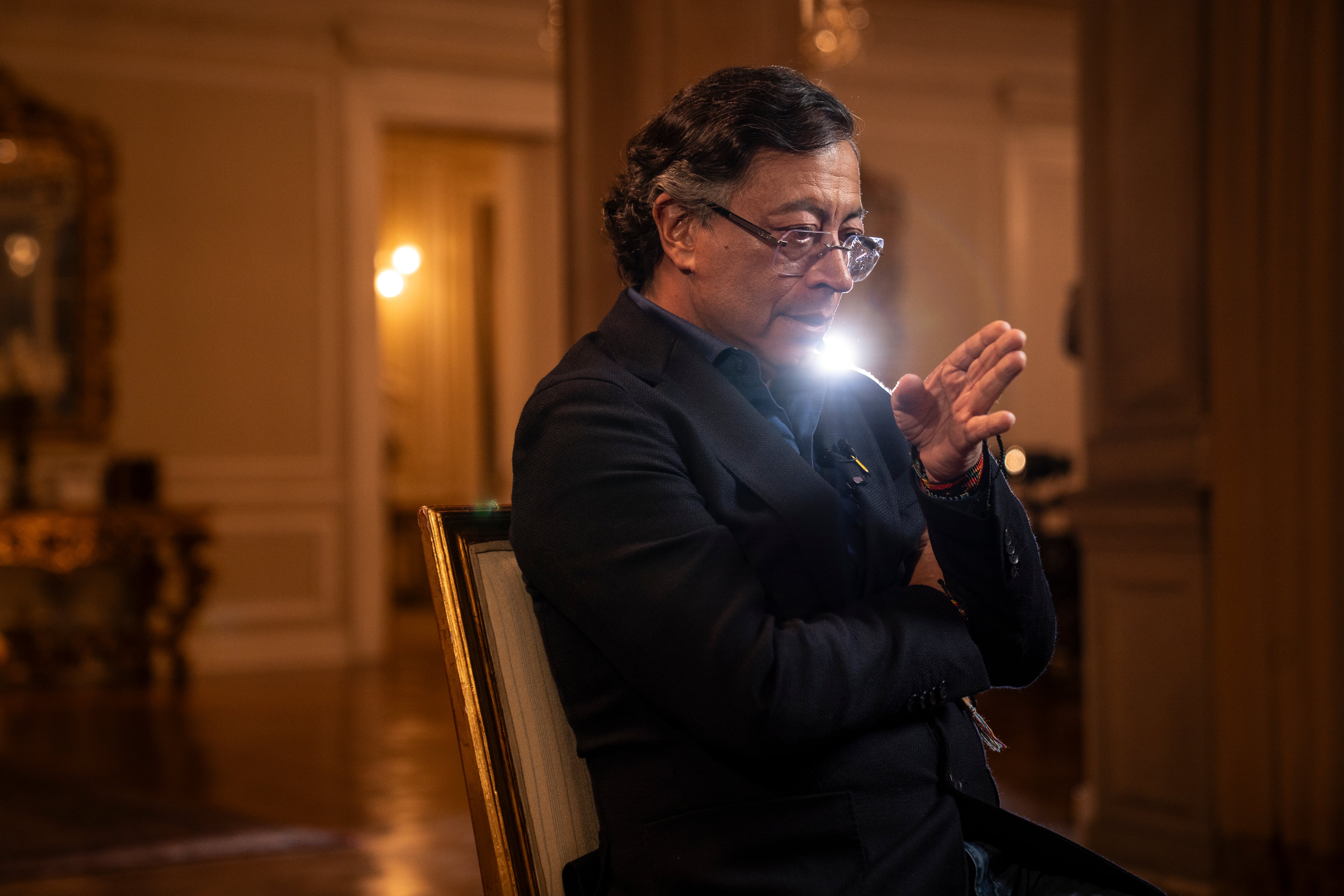 Colombia responde a Ecuador con la amenaza de suspender la exportación de energía eléctrica