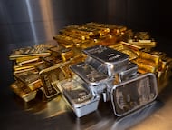 Lingotes de plata y oro.