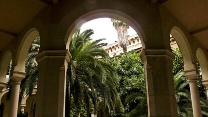 Claustro de la Universidad de Barcelona.