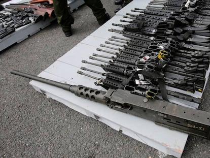 Armas decomisadas a narcotraficantes en México.
