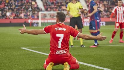 Stuani, delantero del Girona, uno de los equipos en zona de playoff.