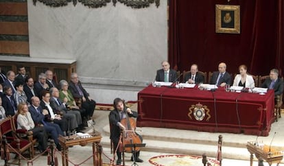 Homenaje en la RAE al euskera.