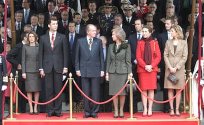 La familia real, en 2003, en el acto de conmemoración del XXV aniversario de la Constitución.