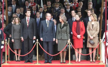 La familia real, en 2003, en el acto de conmemoración del XXV aniversario de la Constitución.