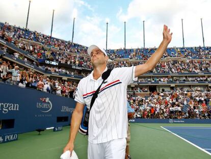 Andy Roddick se despide del público tras la derrota ante Del Potro.