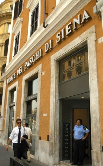 Oficina del banco Monte dei Paschi di Siena en Roma (Italia).