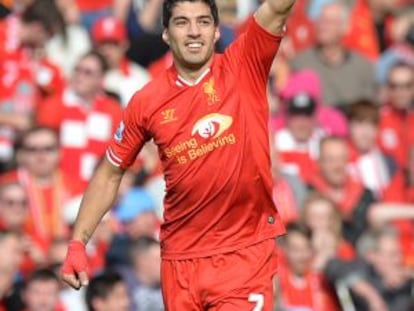 Luis Suárez celebra su segundo gol al Tottenham