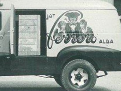 Camión de reparto de Ferrero en los años cincuenta.