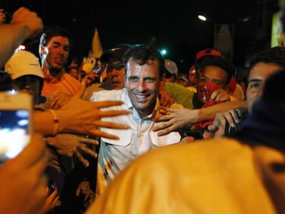 Capriles en un acto con seguidores en Caracas el pasado 14 de abril.