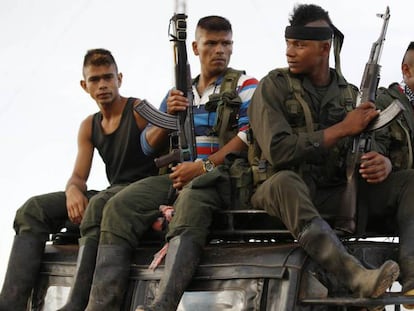Un grupo de guerrilleros de las FARC, en 2016.
