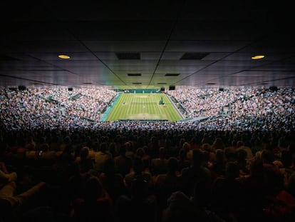 Visión panorámica de la pista central del All England Lawn Tennis & Croquet Club de Wimbledon, en Londres.