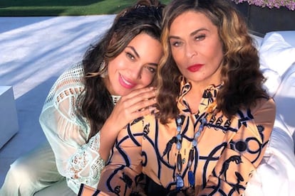 Tina Lawson junto a su hija Beyoncé, en una imagen de su Instagram.