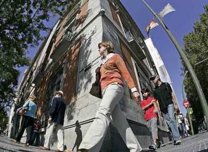 Imagen tomada en la esquina del paseo del Prado con la carrera de San Jerónimo.