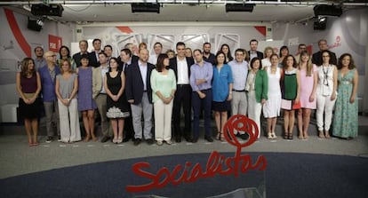 Primera reunión de la Ejecutiva Federal del PSOE. En el centro, Pedro Sánchez, entre Micaela Navarro y César Luena.