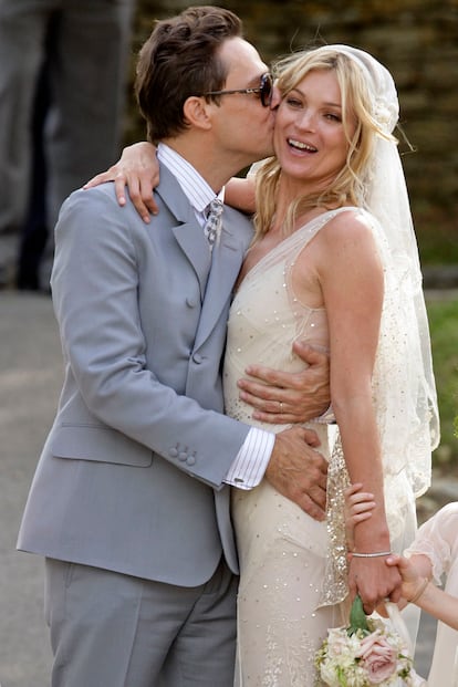 Kate Moss y Jamie Hince
	

	Se casaron en 2011 (ella con un inolvidable vestido de Galliano), pero tras meses de especulaciones, se dice que la pareja va a tomar caminos separados, aunque de momento solo son rumores.