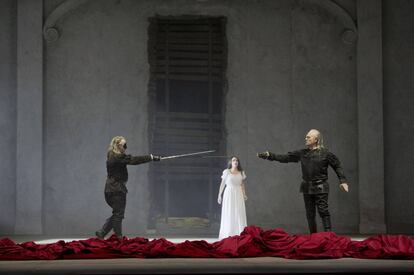 Una escena de l'òpera 'Don Giovanni' amb el muntatge de Chiristof Loy al Liceu.
