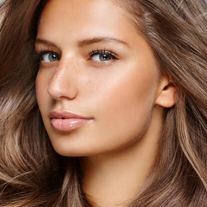 Artículo de EL PAÍS Escaparate sobre gotas bronceadoras faciales.