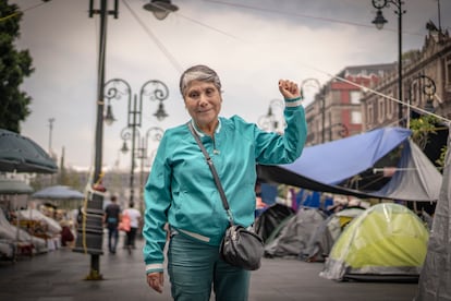 Juana López en un plantón de la CNTE, en Ciudad de México.