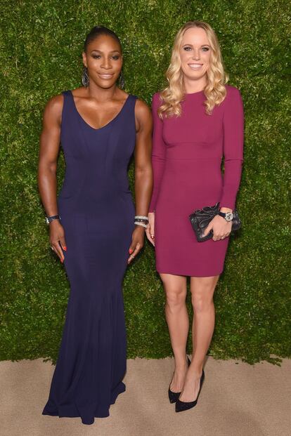 Las tenistas Serena Williams y Caroline Wozniacki también se dejaron ver en la gala. Ambas han hecho sus pinitos en el mundo de la moda. Anna Wintour estuvo sentada en primera fila durante el desfile de Williams en la Semana de la Moda de Nueva York. Caroline Wozniacki, ex número uno del mundo del tenis femenino, lanzó a principios de año su propia línea de lencería de la mano de la marca JBS.