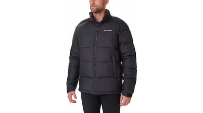 Este modelo de abrigo de invierno de la marca Columbia es ideal para hombre y equipa un forro térmico interior.