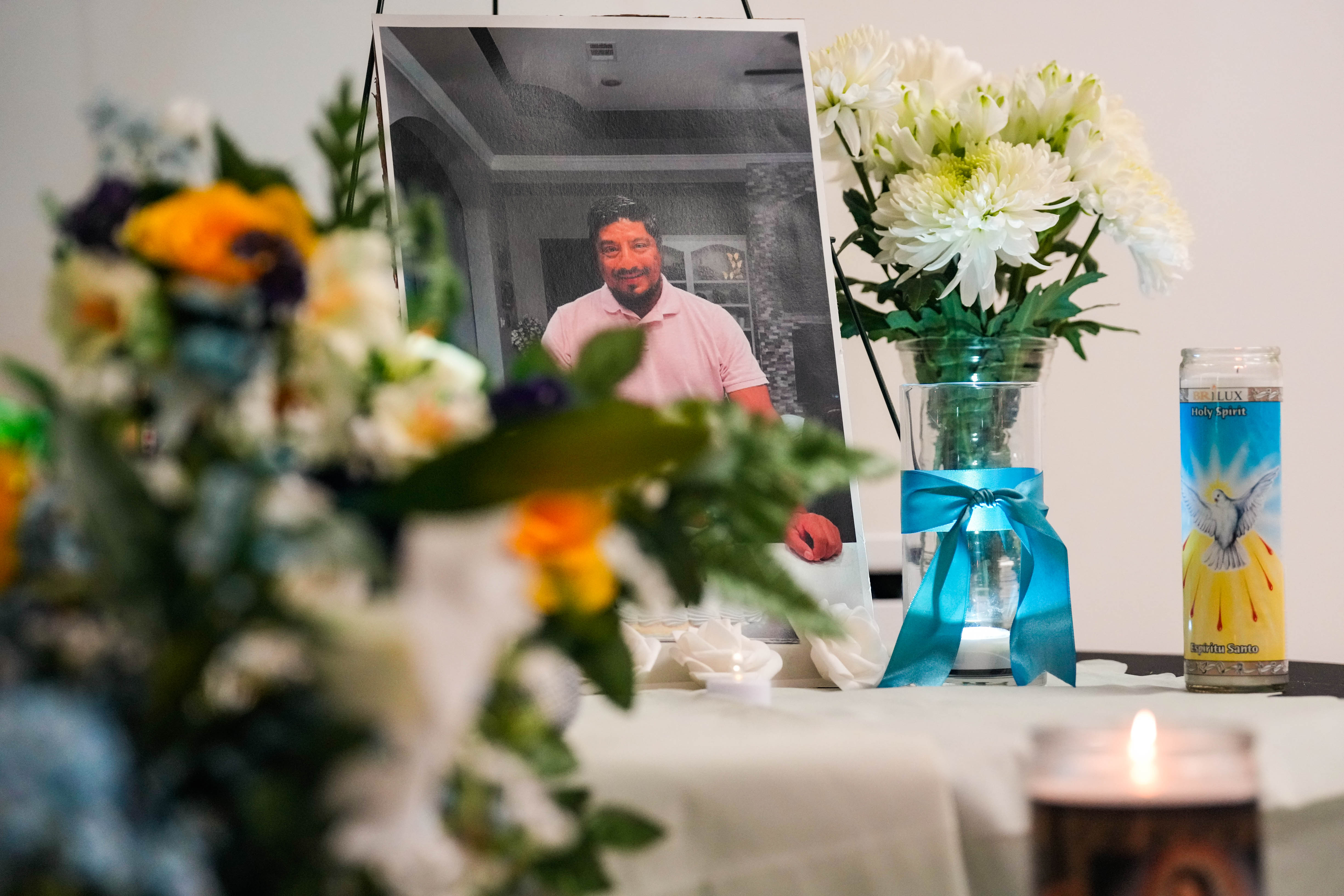 Un juez impide la deportación de un testigo de la muerte del mexicano abatido por un agente del ICE en Houston