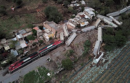 Dos viviendas quedaron totalmente destruidas por el impacto, según informaron las autoridades.