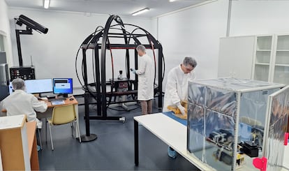 Trabajos en el satlite UPMSat-3.