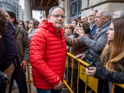 Julián García Antón, conserje del edificio incendiado en el barrio de Campanar de Valencia.