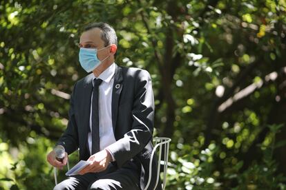 El ministro de Ciencia e Innovación, Pedro Duque, durante un coloquio científico en el Real Jardín Botánico durante el Día Mundial del Medioambiente, este viernes.